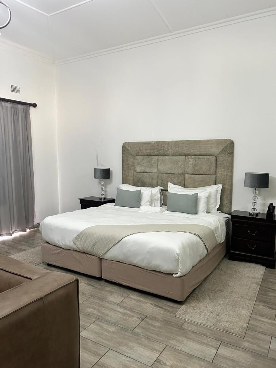 Calla Lily Guesthouse Mbombela Exterior photo